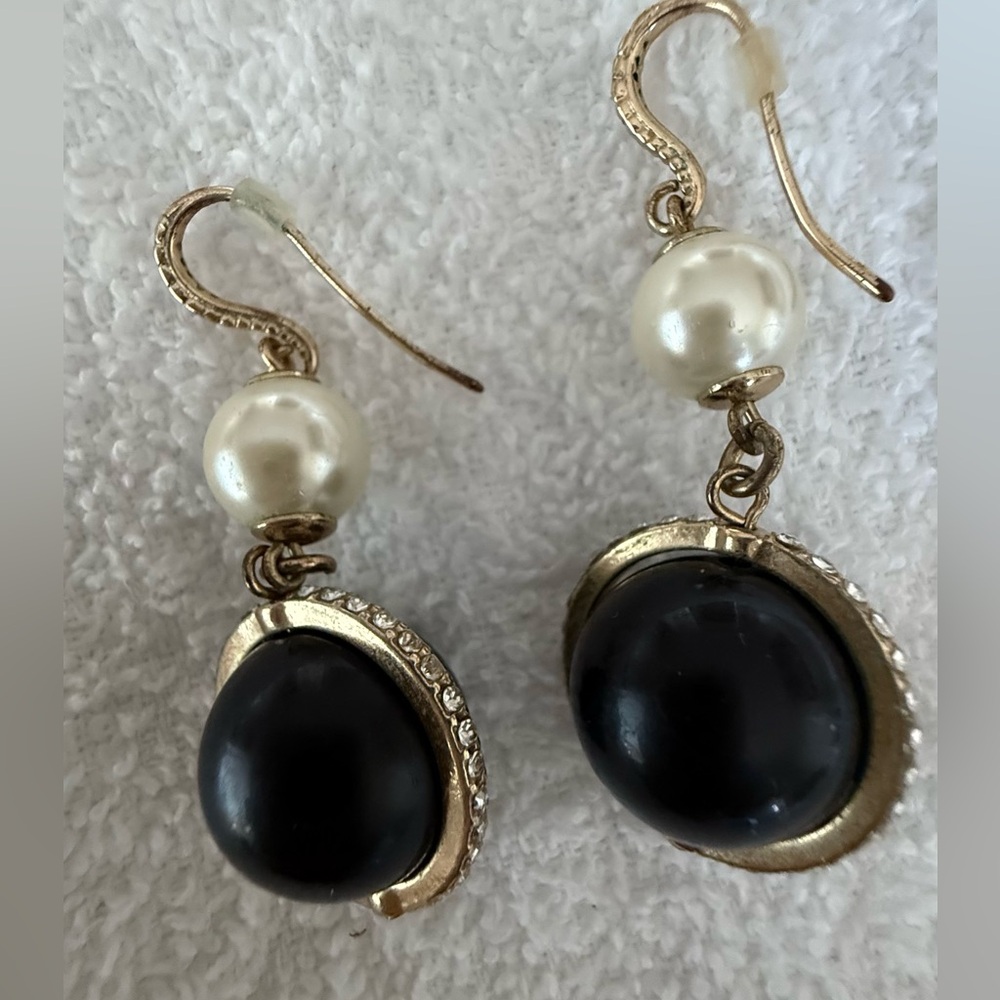 Elegant Black Gold and Pearl Dangle Earrings